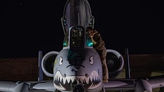 320x180_cmsv2_7ab11e96-210f-58dc-b2bc-3586f1e2b74e-9589333-2 This photo provided by the U.S. Air Force shows a U.S. Airman preparing an A-10 Thunderbolt II for flight from a base in US Central Command area of responsibility, 19.12.2025