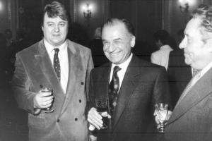 Dumitru Tilea l-a pomenit pe Vadim Tudor. Cele mai bune pomeniri se fac la restaurantul parlamentarului