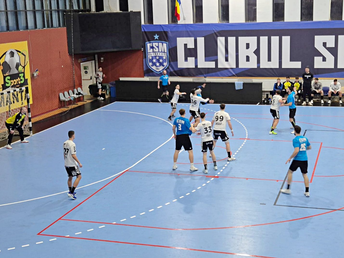 Handbal masculin. CSU Suceava a pierdut la scor primul amical cu CSM București