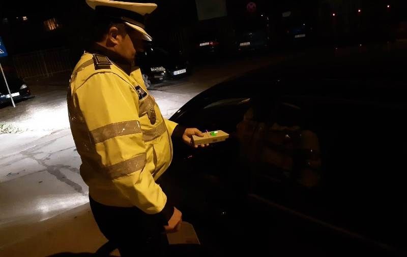 Șofer de Audi prins băut la volan