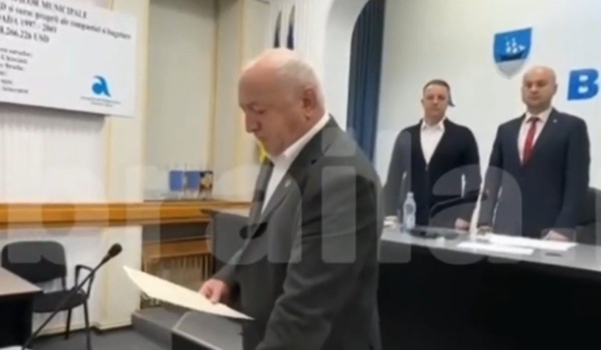 Jurământ depus de un consilier local la Brăila: “Subsemnatul Popa Petrică Costel, consilier la, la, la…”