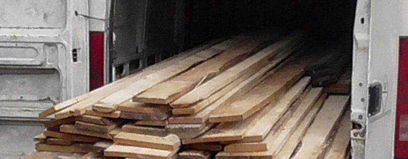 Transport de cherestea fără acte aflat în tranzit prin Suceava interceptat de polițiștii din Burdujeni