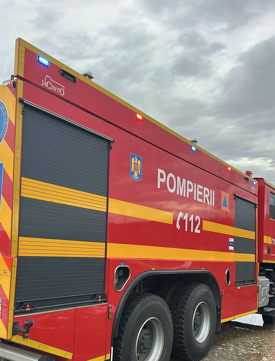 Pagube de 200.000 de lei după incendiul de la hala unui gater din satul Sunători-Dorna Arini