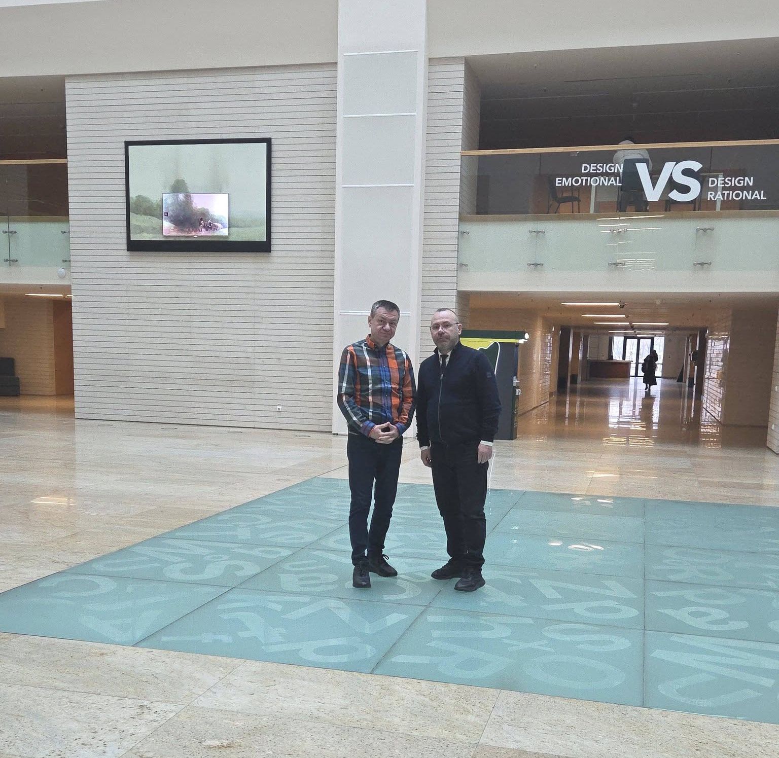 Parteneriat pentru lectură încheiat între șeful IȘJ Suceava, Ciprian Anton și directorul Bibliotecii Naționale, Bogdan Gheorghiu