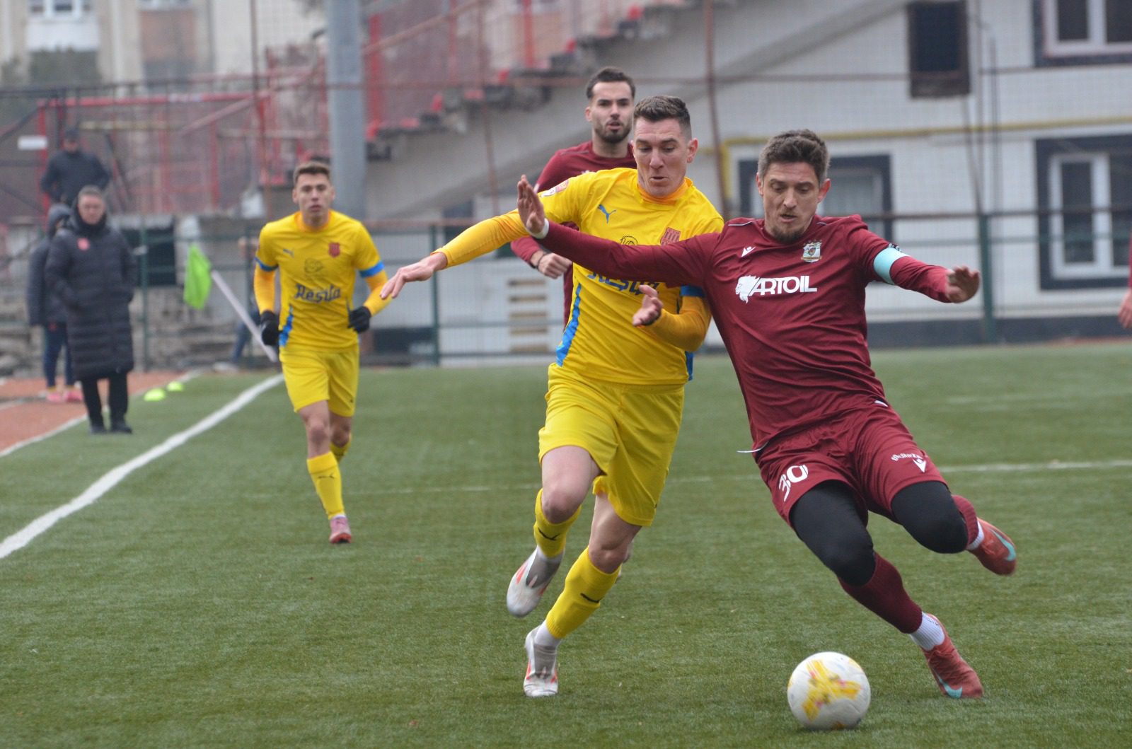 CSM Reșița, câștigătoare la golaveraj în triunghiularul în care a fost învinsă de CSC Dumbrăvița. Un rezultat a fost o surpriză