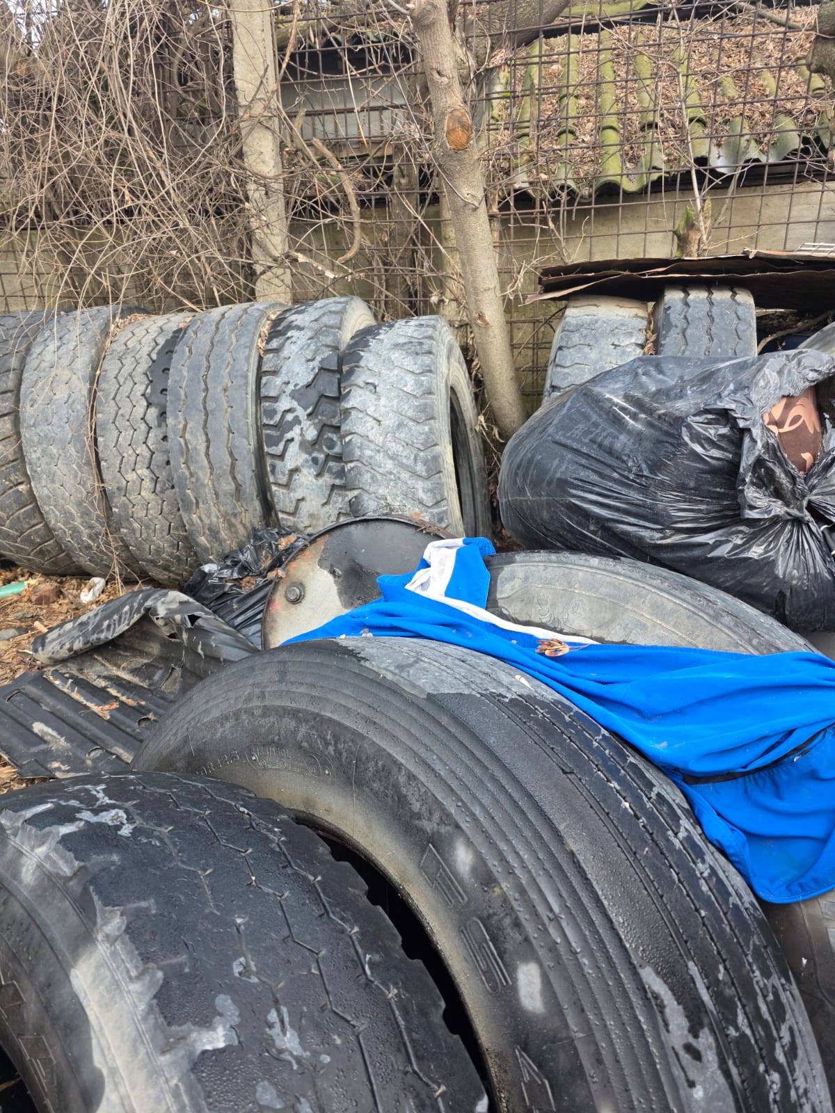 Producător de beton din Buzău, „îngropat” în amenzi de Garda de Mediu. Comisarii au găsit un adevărat haos (FOTO)