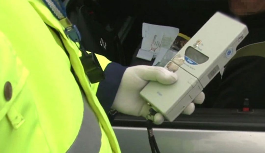 Bărbat depistat beat la volan după ce a fost oprit pentru viteză