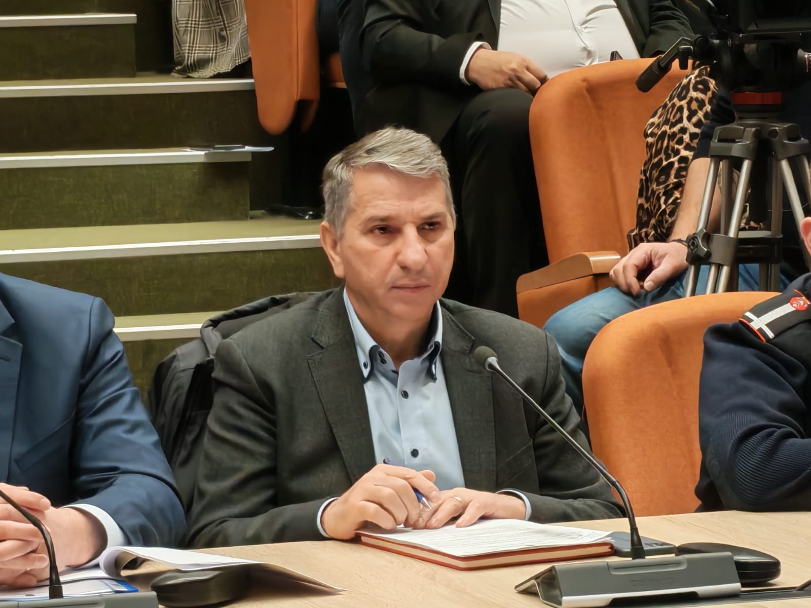 Intervenții prompte ale SGA Suceava pentru prevenirea inundaţiilor provocate de zăpoare și poduri de gheaţă. Directorul Daniel Drăgoi felicitat de prefectul Traian Andronachi