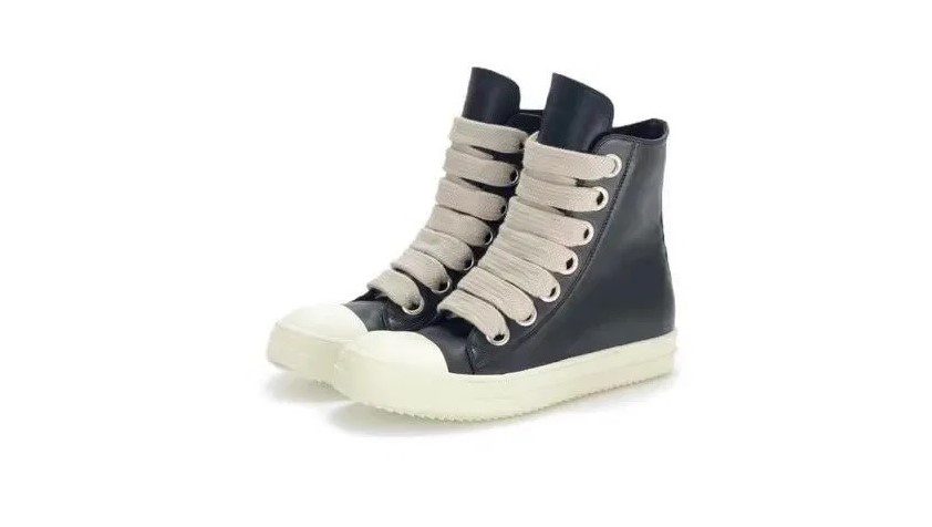 A comandat pe internet adidași de 1.250 de lei și a primit o cutie de chipsuri