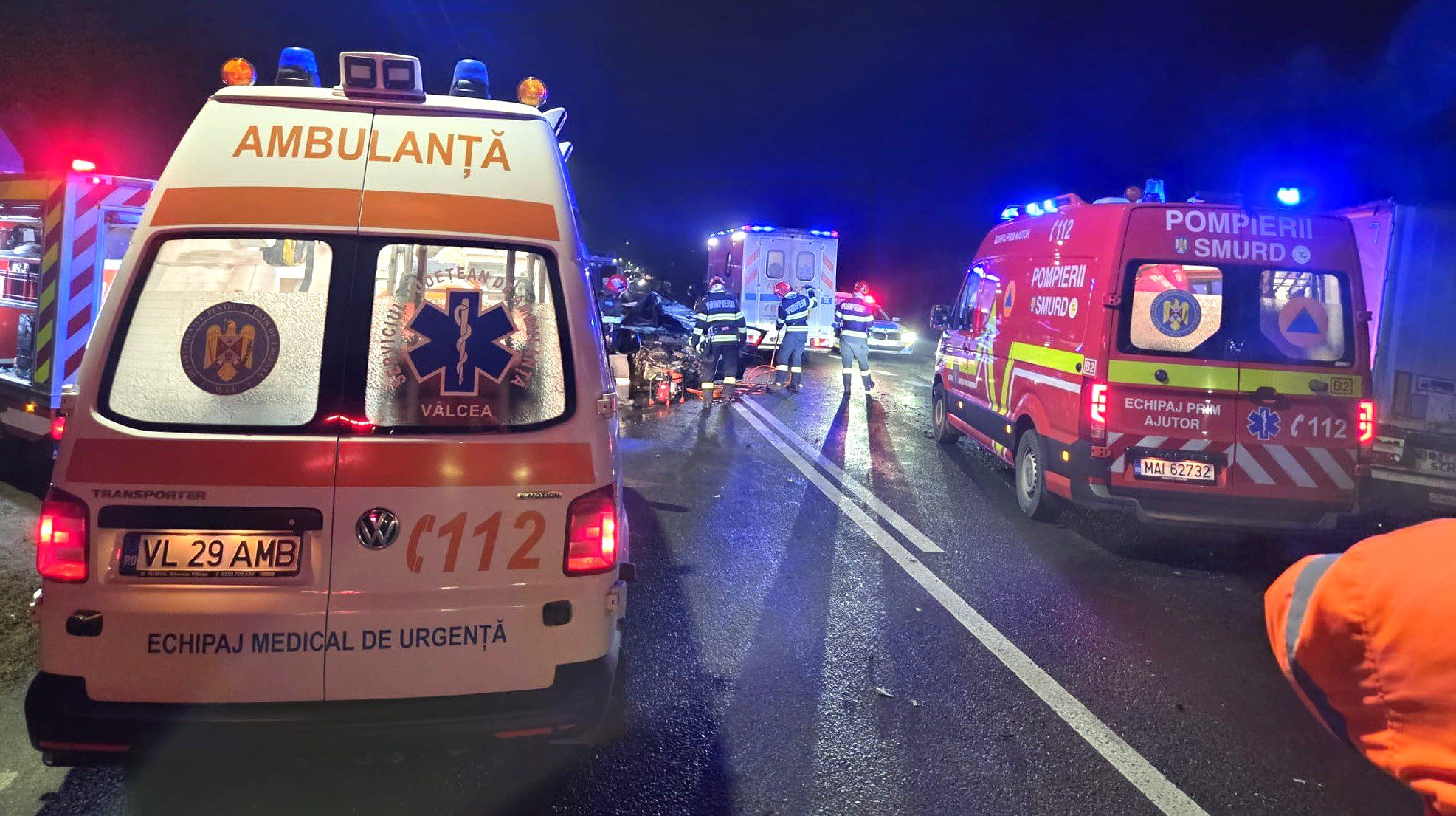 VIDEO. Din păcate, A DECEDAT în ambulanță. Este vorba despre șoferul mașinii cu numere de Argeș. Venea din Germania – Gazeta Vâlceană