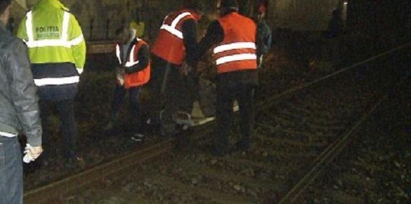 (UPDATE) Accident pe calea ferată, în Buzău. Un tânăr de 16 ani, transportat de urgență la spital