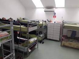 Adăpostul pentru oamenii străzii, din Buzău, plin până la refuz!