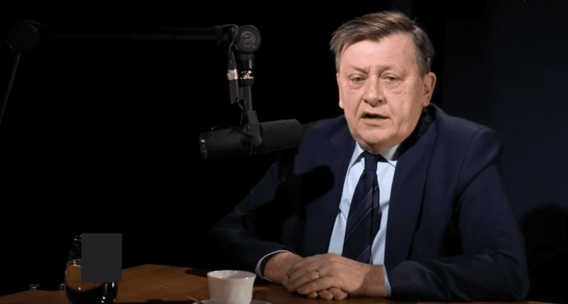 Crin Antonescu spală pe jos cu CTP: Ați câștigat totdeauna: și cu Iliescu, și cu Băsescu, și cu Kovesi, și cu Iohannis și cu Nicușor Dan. Nici nu știu, sincer, de ce, după atâtea victorii, o fi România, citez, „în rahat”. Bolojenie ușoară!