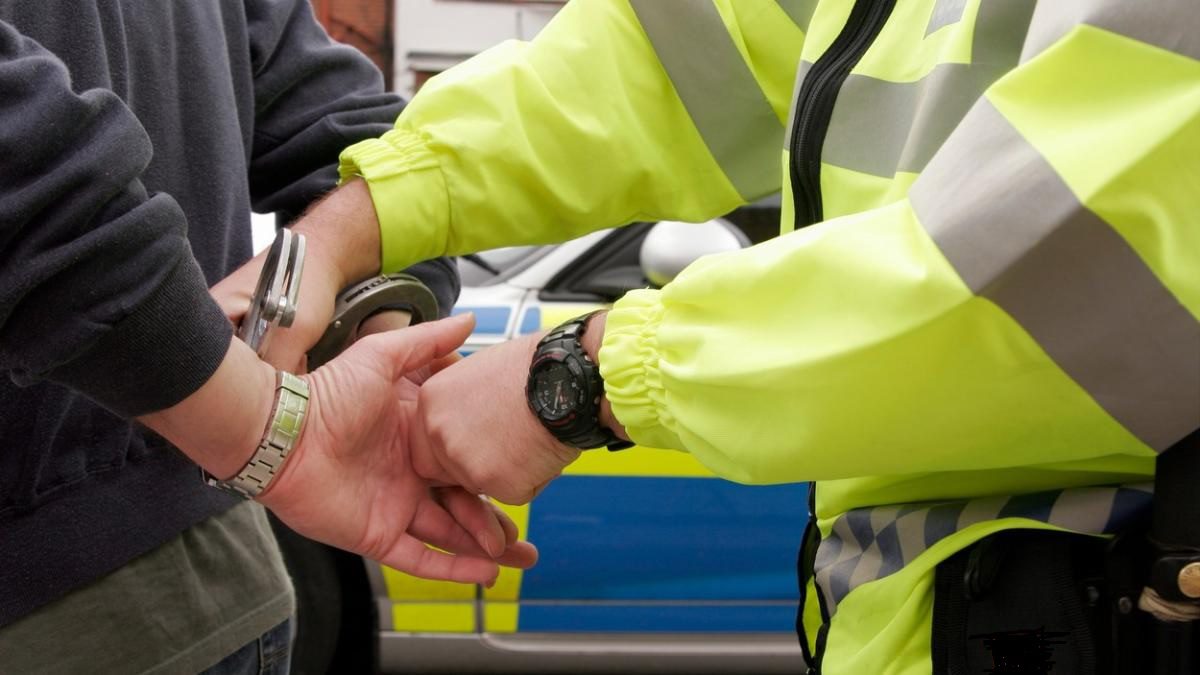 Agresiune cu tentă sexuală săvârșită într-un autobuz al TPL Suceava de un bărbat de 48 de ani față de un minor de 11 ani