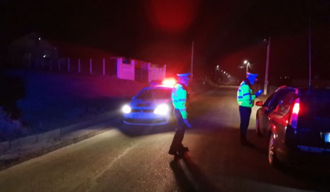 Tânăr de 22 de ani cu permisul suspendat prins la volanul unui Audi pe raza satului Bădeuți