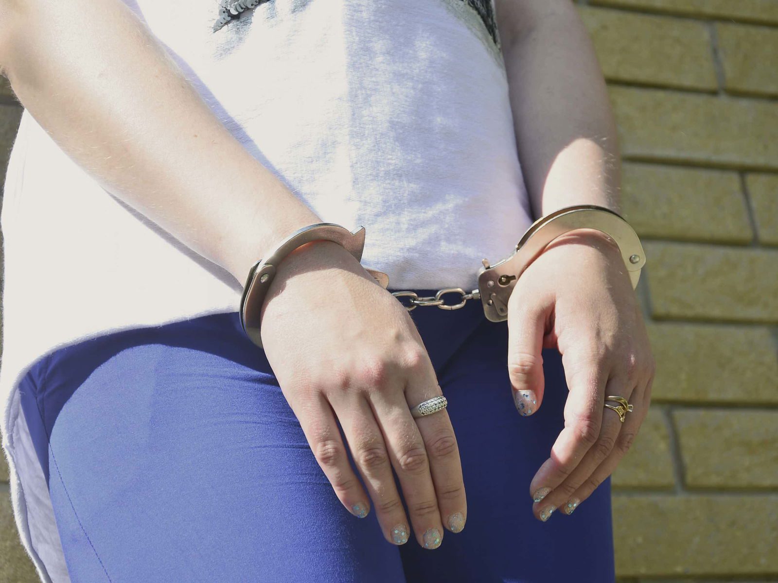 O femeie a fost reținută pentru șantaj și declarații mincinoase la Poarta Albă