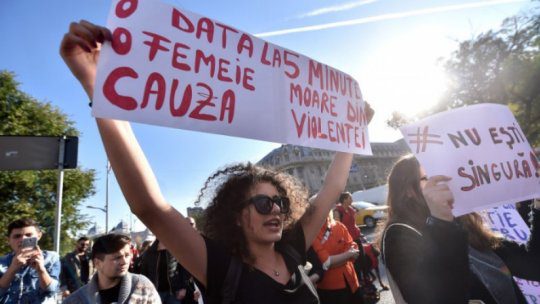 Parlamentul se apropie de adoptarea legii privind prevenirea şi combaterea “femicidului”