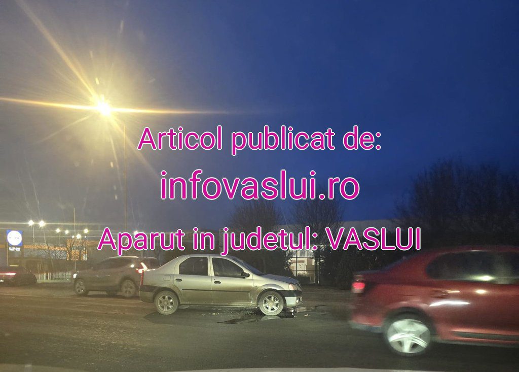 Accident ușor la Centrul de Afaceri din Vaslui, într-o intersecție evitată frecvent de șoferi prin giratoriu