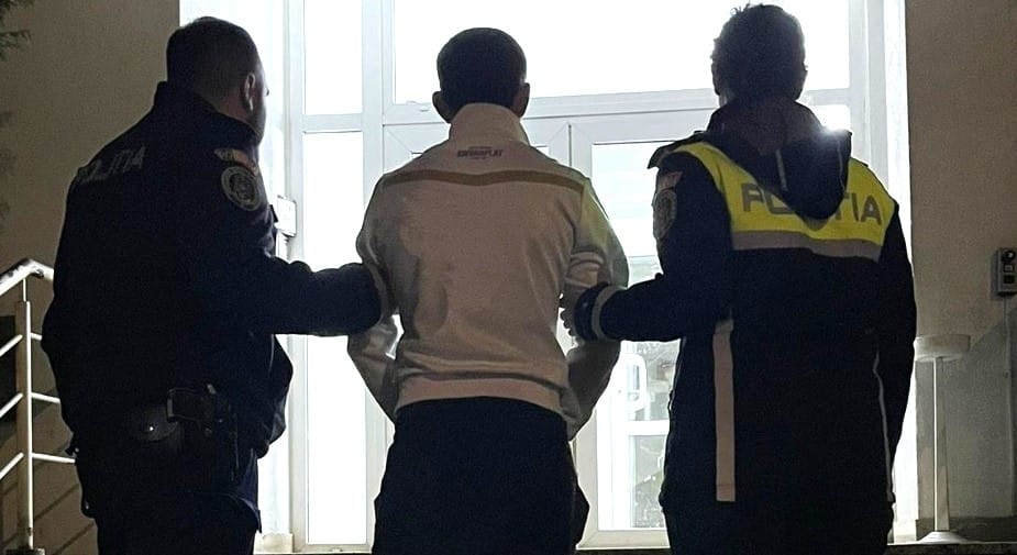 Tinerii care au jefuit un bărbat și l-au legat de scaun, în arestul IPJ Vâlcea – Gazeta Vâlceană