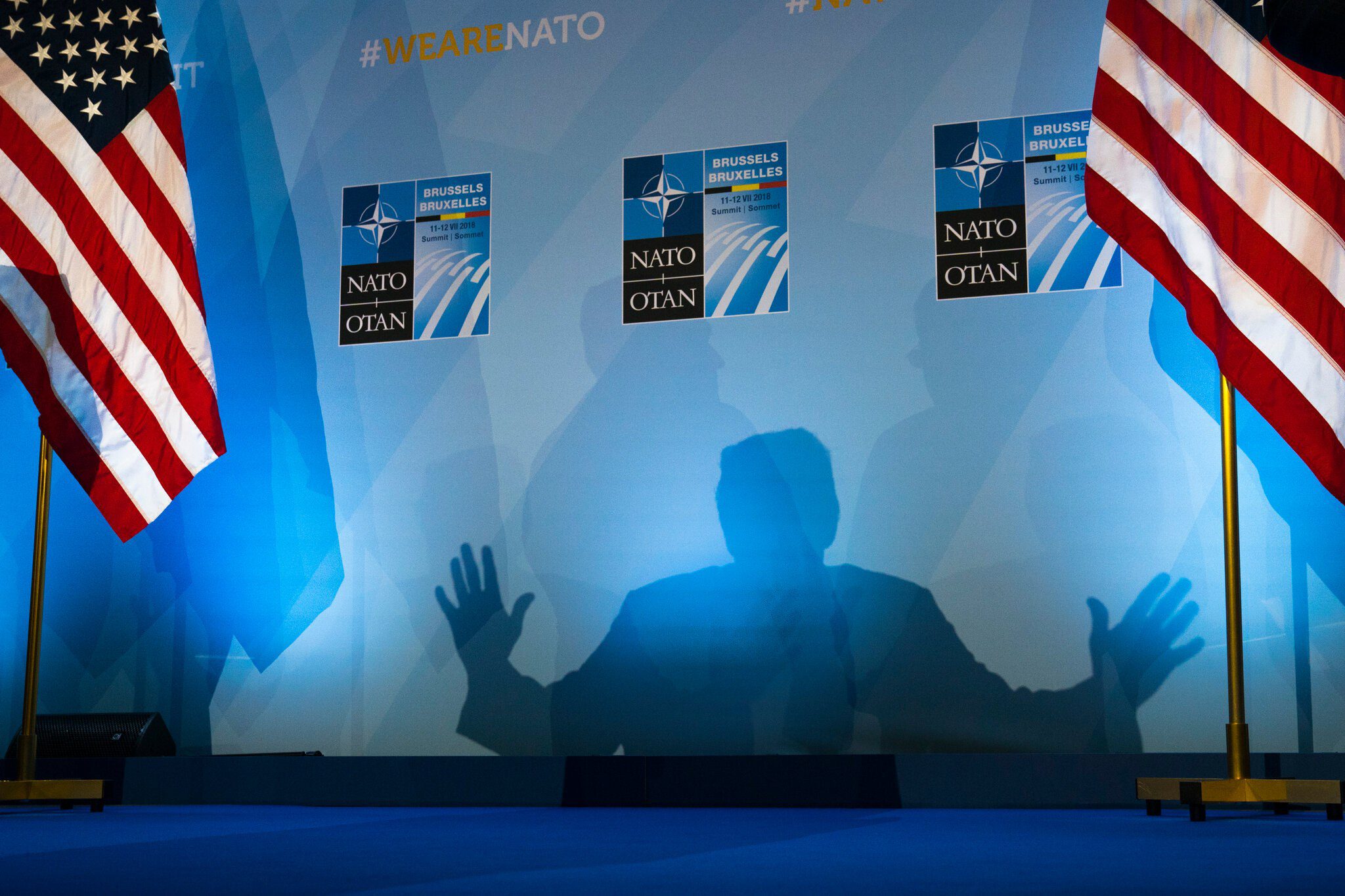 Reuters: SUA intenționează să reducă aproximativ 200 de posturi din structurile NATO | Gold Fm Romania