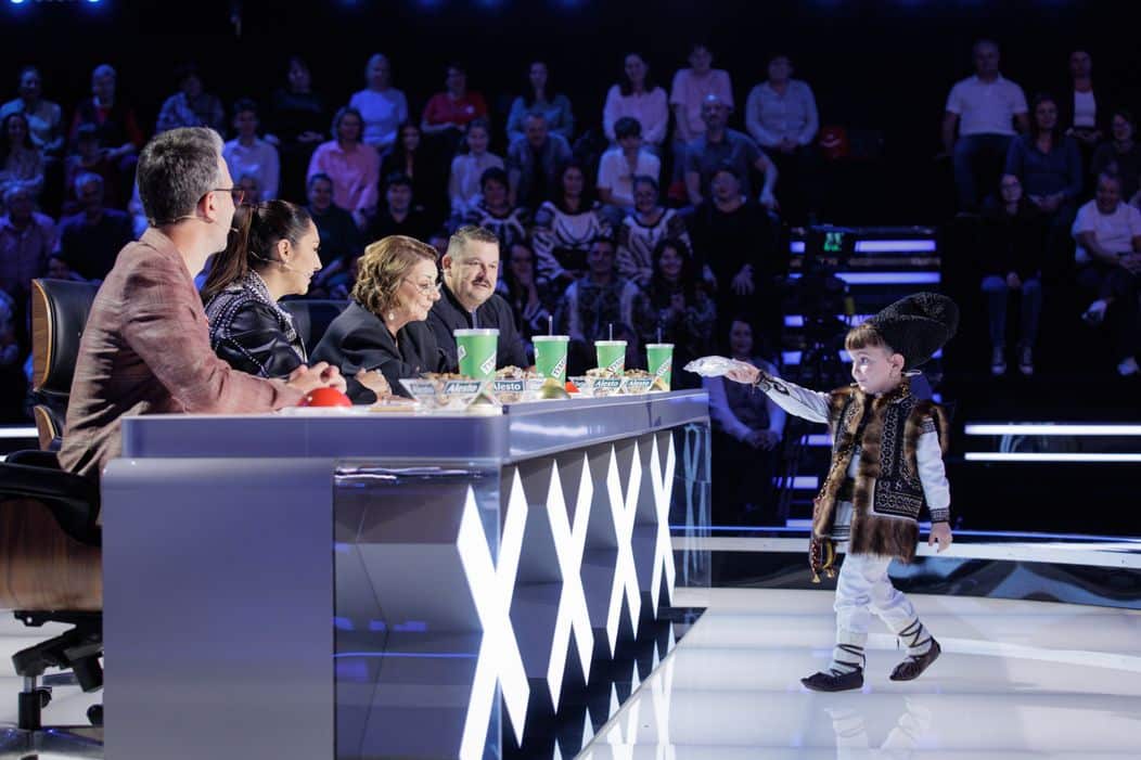 Nicholas Iosep, copilul cu IQ de 138 care a cucerit „Românii au Talent” îmbrăcat în costum popular –
