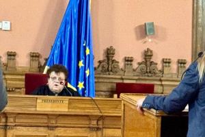 Foto Olimpiea Creteanu isi face datoria de judecator – un exemplu de judecator