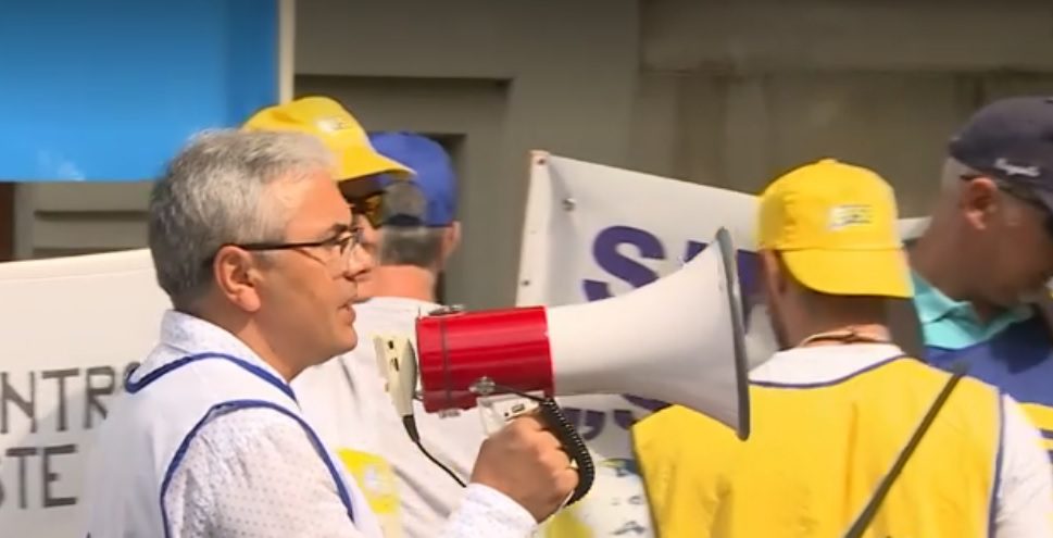 SINDICATELE DIN ÎNVĂTĂMÂNT VOR PROTESTA ÎN FAȚA GUVERNULUI