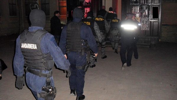 Razie in Timisoara! Echipaje de politisti, luptatori SAS, jandarmi si pompieri au luat cu asalt cluburile de noapte din oras – IMPACTPRESS