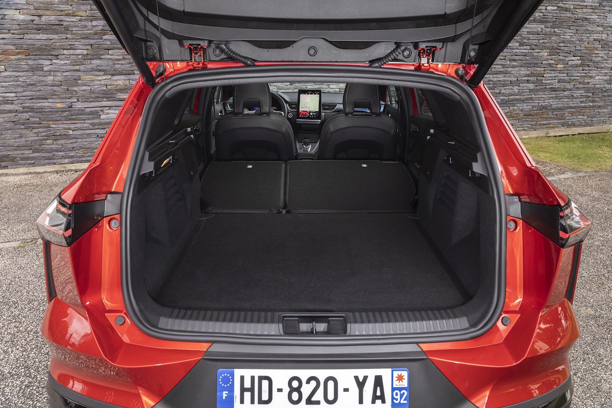 Renault Symbioz Full Hybrid: silenzio e spazio nella vita reale