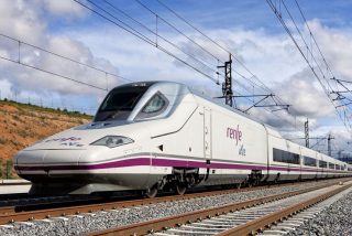 Sigue el caos de Óscar Puente: una rotura en el AVE Barcelona-Madrid reduce velocidad a 80 km/h y agrava retrasos