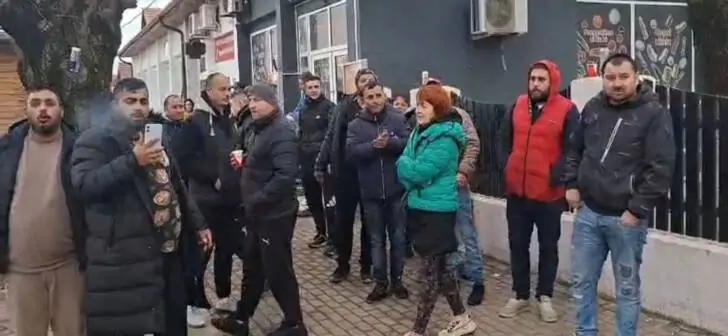 Nu vrem un criminal între copiii noștri, la școală! Oamenii dintr-o comună de lângă Timișoara se revoltă după ce au aflat că ucigașul de 13 ani al lui Mario Berinde a fost mutat la ei în sat – Opinia Timisoarei