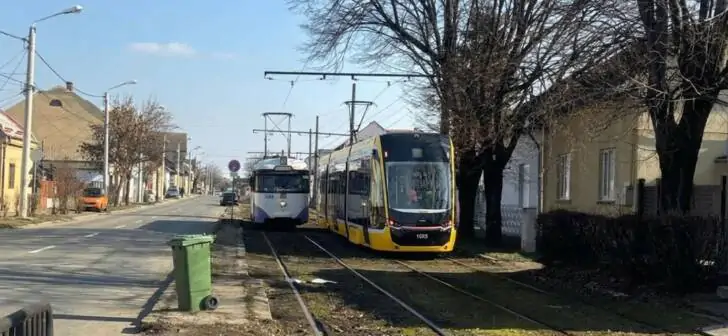 Vom merge cu tramvaie Bozankaya noi pe cea mai nenorocită linie din Timișoara, cu o condiție: Să fie în stare administrația Fritz să rezolve o problemă despre care vorbește de 1 an de zile