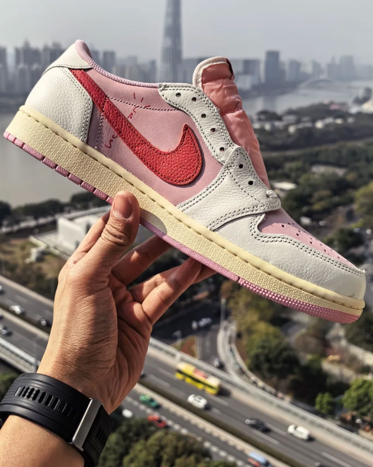 Travis Scott Jordan 1 Low Pink Iq7604 101 5 39f65f