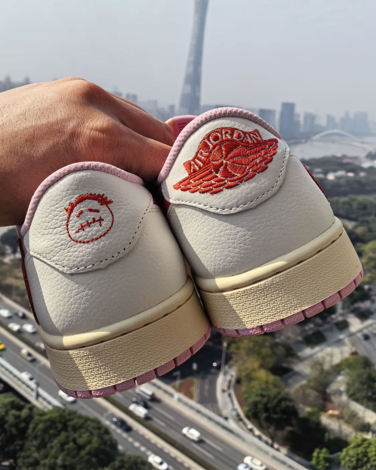 Travis Scott Jordan 1 Low Pink Iq7604 101 6 90ccff