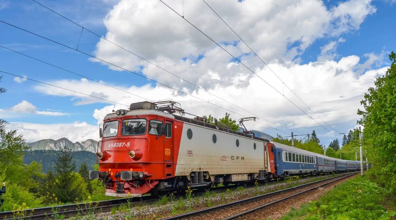 MOZAIC ȘTIRI ECONOMICE: Numărul pasagerilor care au circulat cu trenul a scăzut cu 8,8%