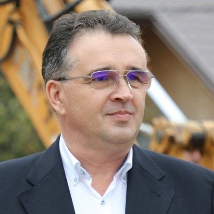 „Furtună” pe Facebook: Ex-baronul Marian Oprișan reia în Vrancea mesajul unei judecătoare către premierul Ilie Bolojan