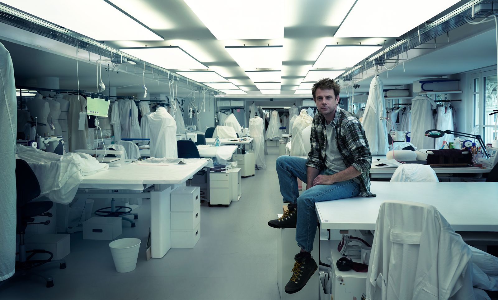 vo0326_dior_06 Image may contain Person Teen Architecture Building Hospital Clothing Pants Adult and Wedding