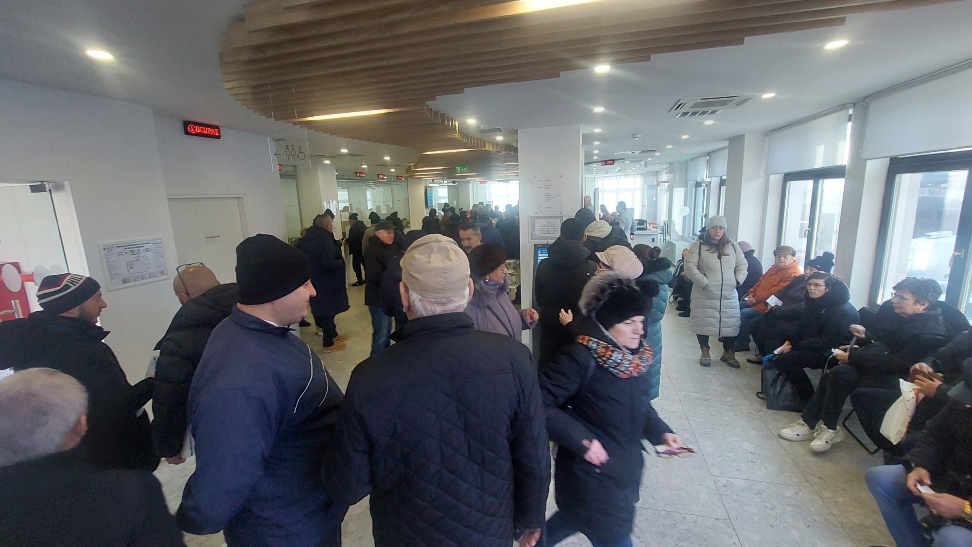 (VIDEO) Taxe da, bonificație ba! Primii buzoieni care au plătit impozitele, puși, din nou, pe drumuri