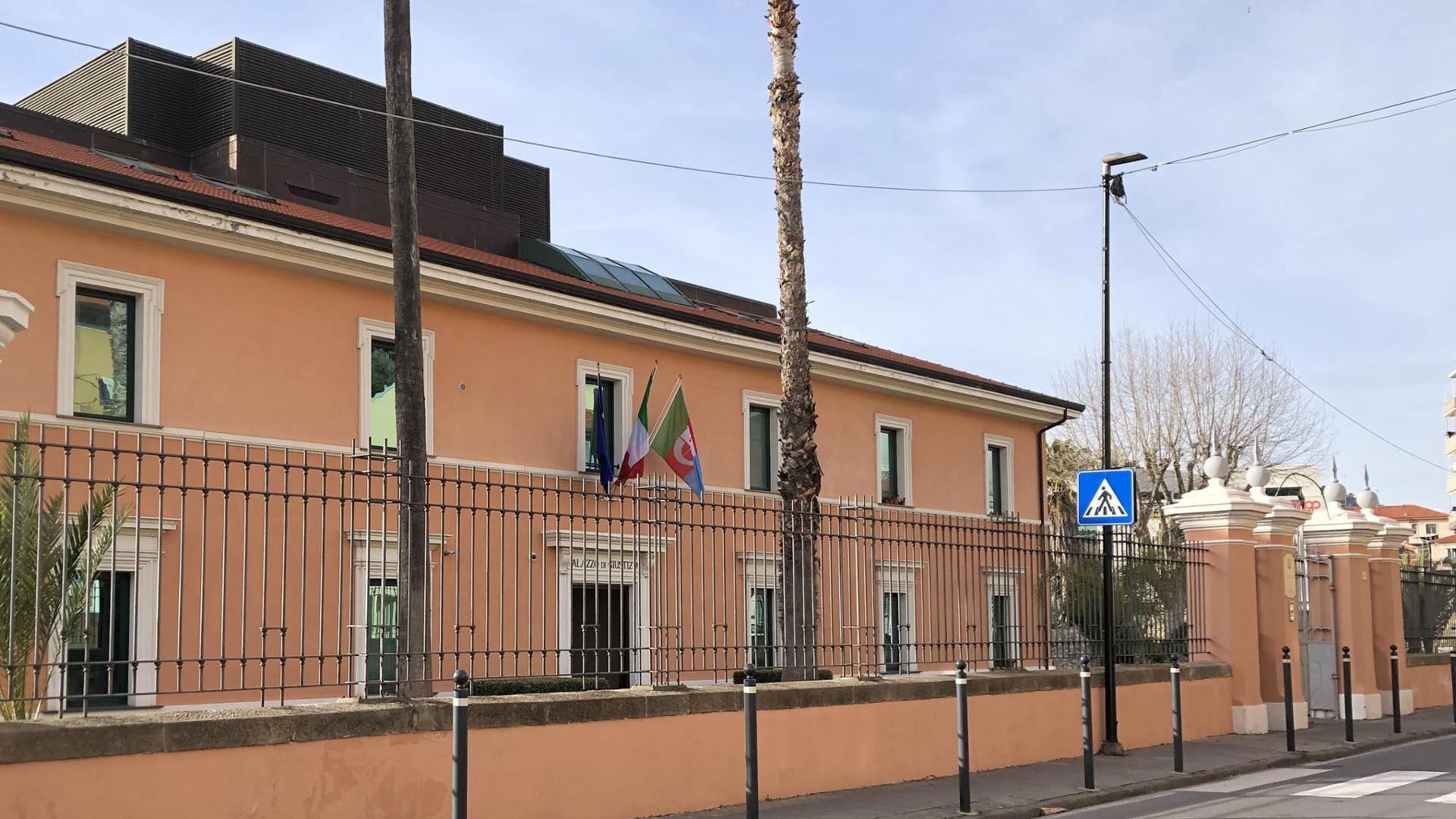 Denuncia il “capo” e finisce a processo per calunnia: assolto