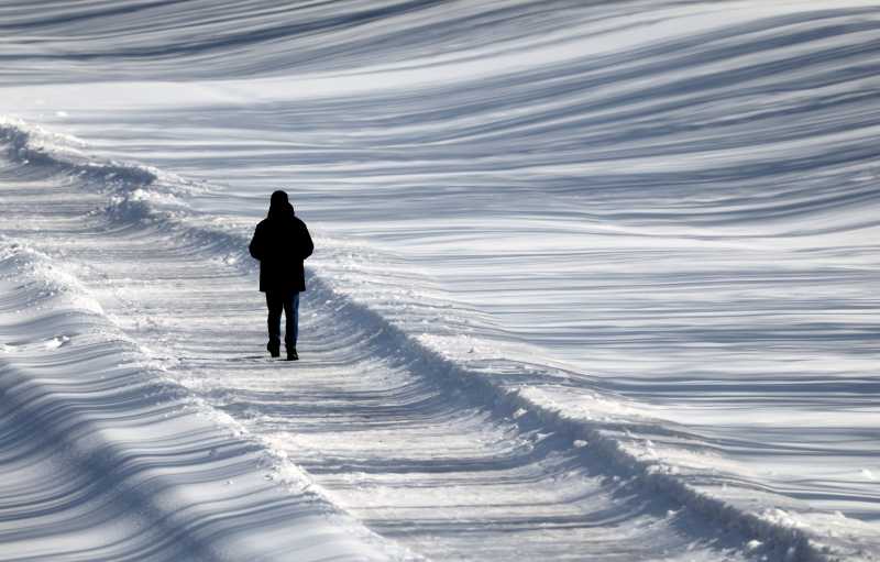 O furtună de zăpadă perturbă transporturile în sudul Statelor Unite, în timp ce valul de frig se extinde