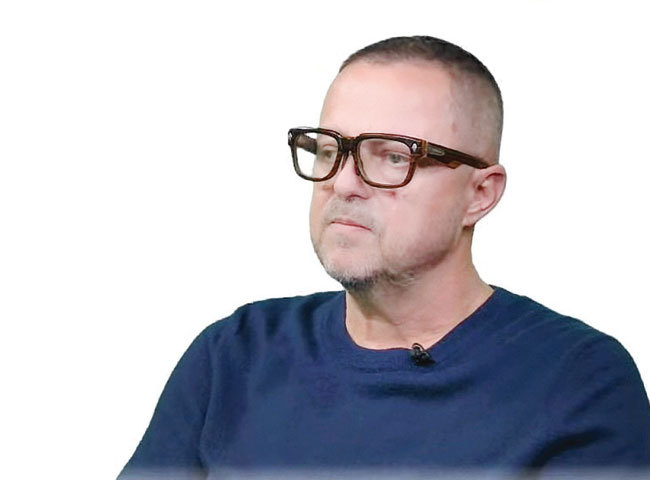 Bursă. Sacha Dragic vinde Investimental, casă de brokeraj de la Bursa de Valori Bucureşti. Vista Bank Rom