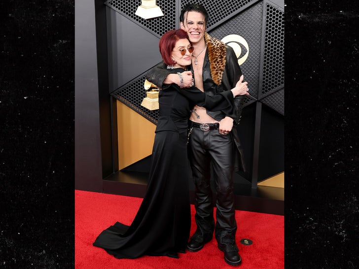 0201-Sharon-Osbourne-and-Yungblud-Grammys-SUB