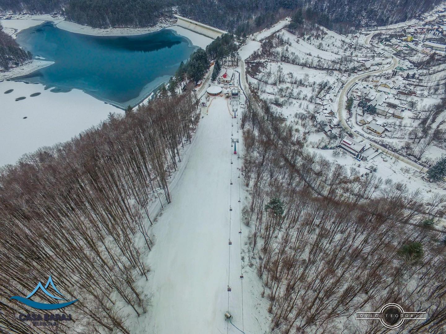 Vacanța de februarie pe schiuri: Tabere pentru copii și condiții excelente pe pârtiile din vestul țării (foto)