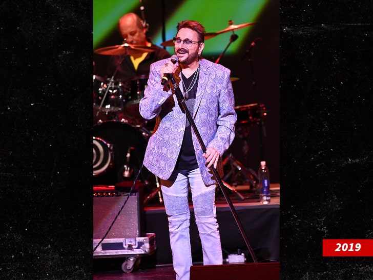 802949e2afc54882975bac71e215d7c9_md Chuck Negron getty 2