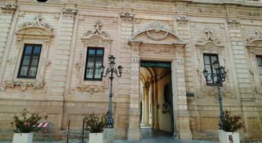 Stagione lirica, gli artisti contro la Provincia: «Ridotti giorni di prova e compensi»