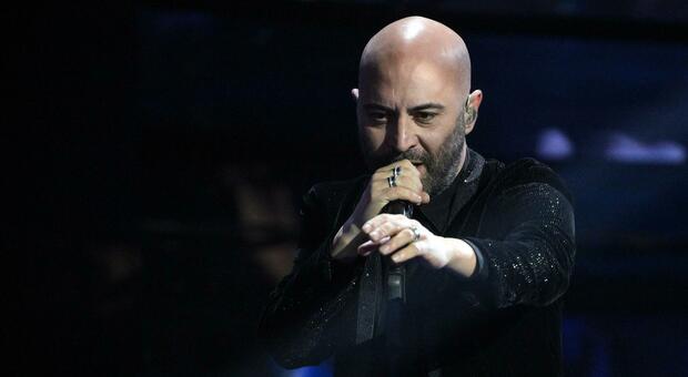 Giuliano Sangiorgi: «Vicino al mio Sud devastato dal ciclone» Video Giuliano Sangiorgi: «Vicino al mio Sud devastato dal ciclone» Video