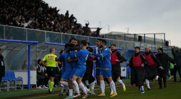 Eccellenza, Brindisi da urlo: batte la capolista Bisceglie e va a -1 Eccellenza, Brindisi da urlo: batte la capolista Bisceglie e va a -1