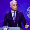 Cum motivează ministrul Investițiilor și Proiectelor Europene absența lui Nicușor Dan de la Davos. "Era foarte complicat dacă erai acolo să te dai lovit într-o aripă" Cum motivează ministrul Investițiilor și Proiectelor Europene absența lui Nicușor Dan de la Davos. "Era foarte complicat dacă erai acolo să te dai lovit într-o aripă"