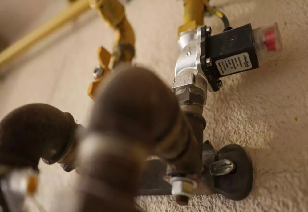 Facturile la gaze cresc în ianuarie 2026: pentru o casă majorarea poate ajunge între 200 și 400 de lei