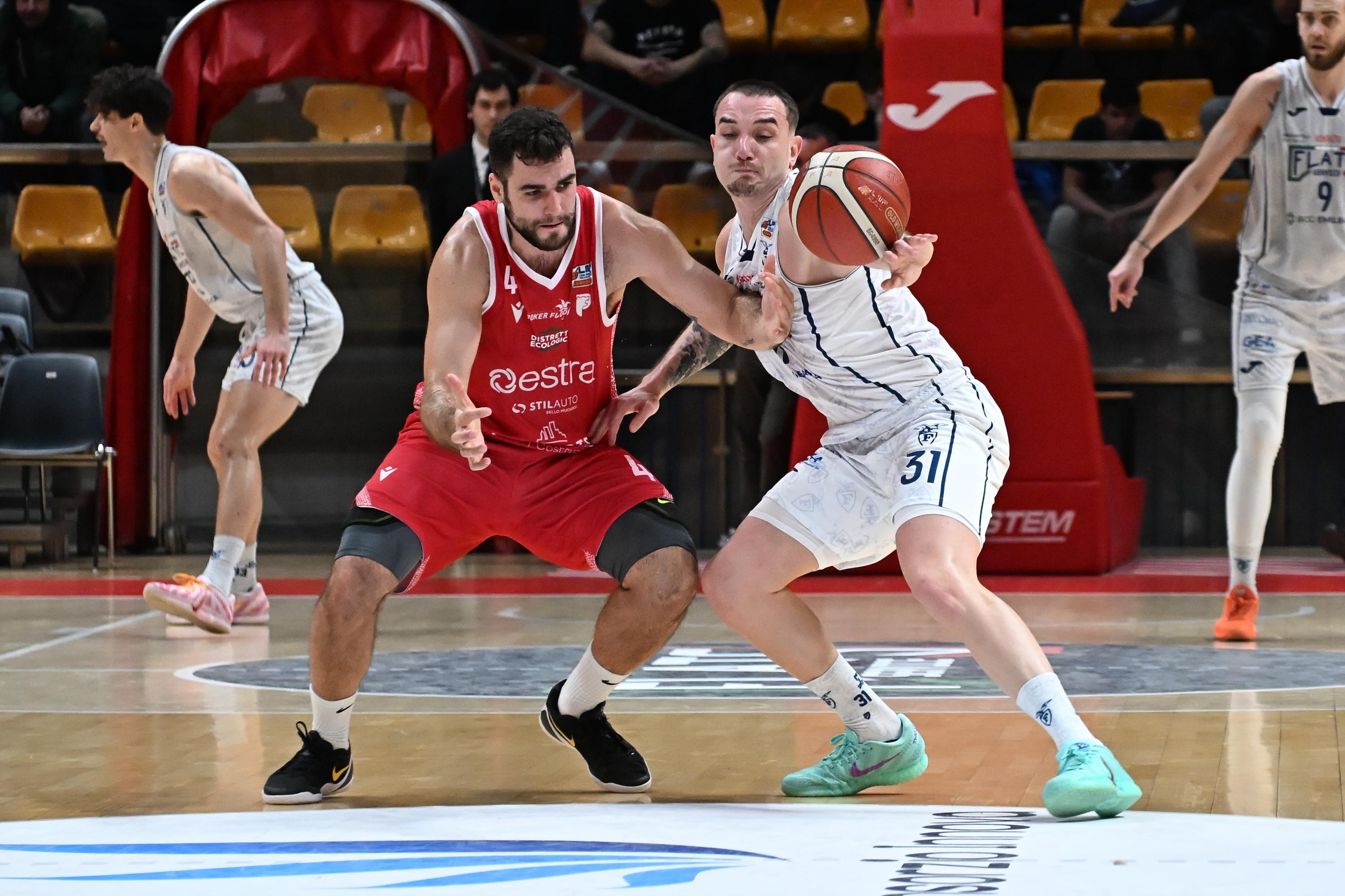 Fortitudo-Pistoia 81-61: il derby dell’Appennino è di Bologna